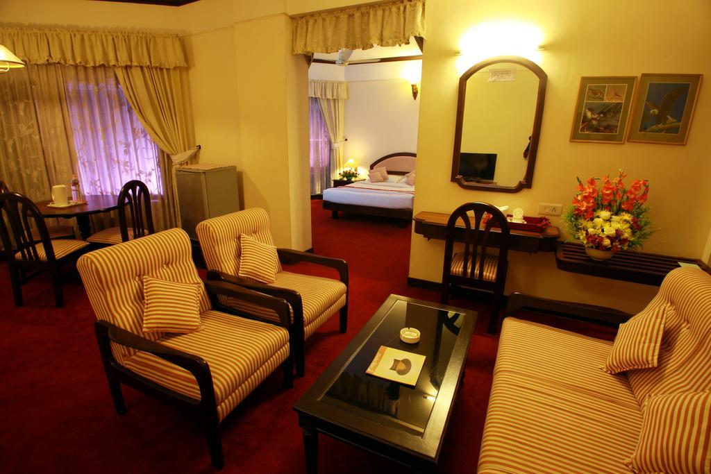 Malabar Palace Kozhikode Exterior foto