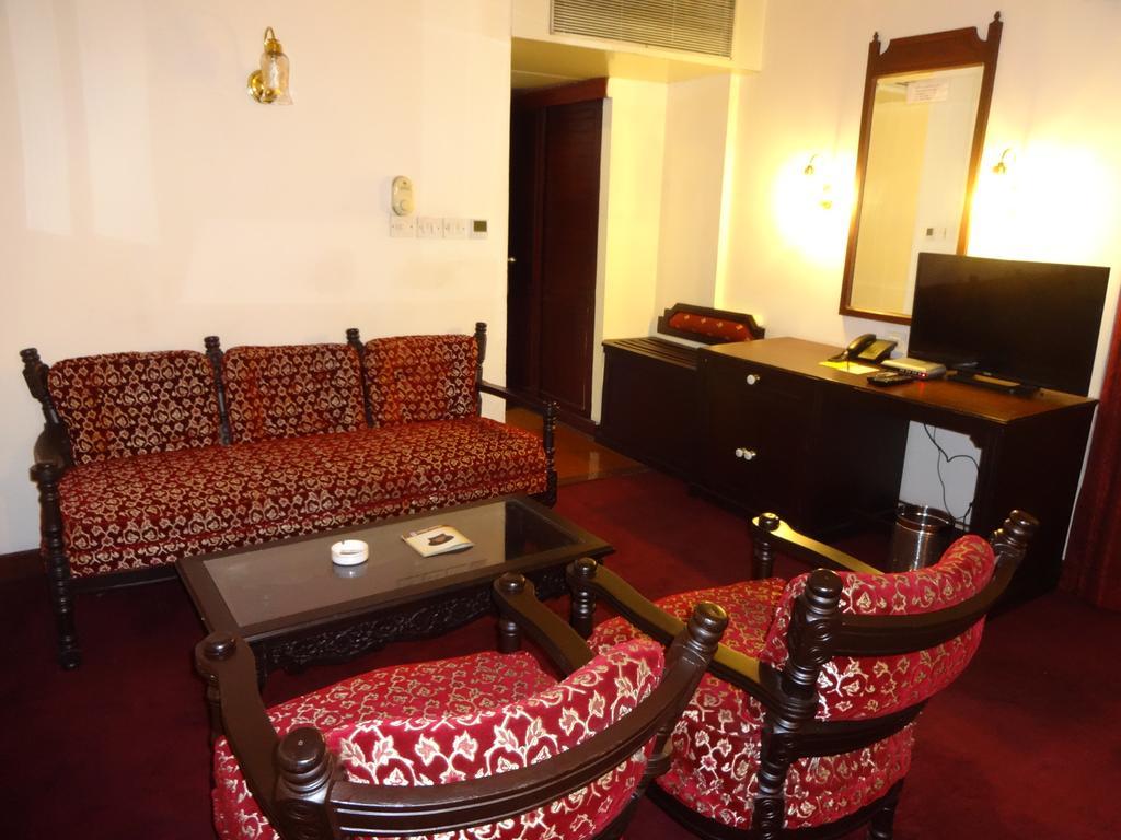 Malabar Palace Kozhikode Exterior foto